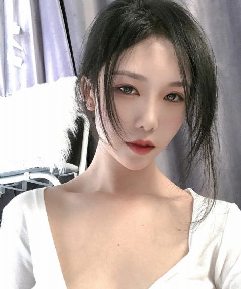 美女扒开大腿让男人捅_1080P手机在线看