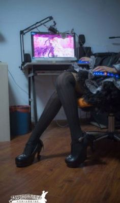 高跟鞋丝袜交足视频在线观看_高清无删减在线观看